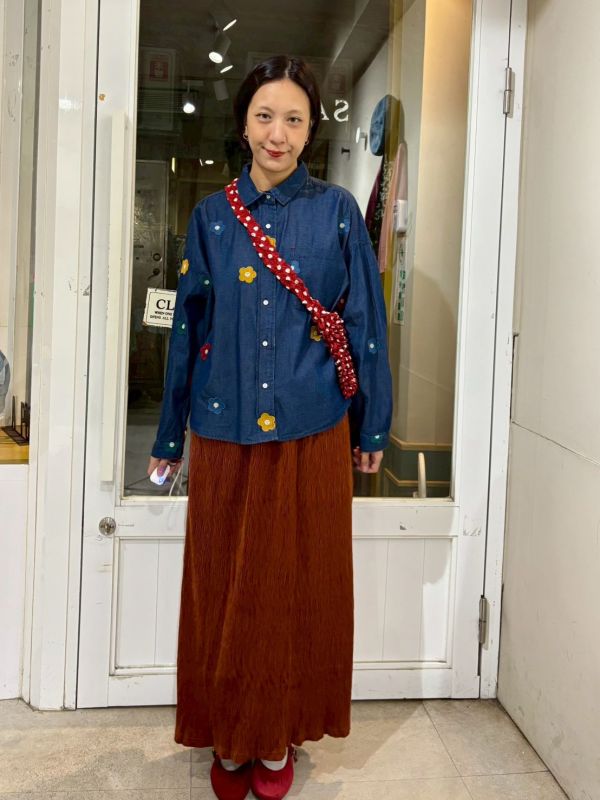 刺繡花牛仔襯衫 