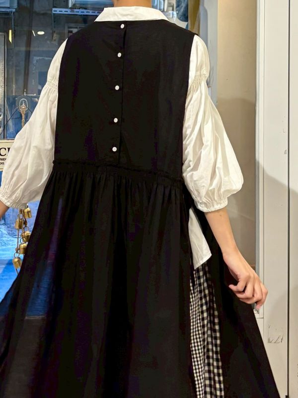 刺繡兩側綁帶外罩洋裝 