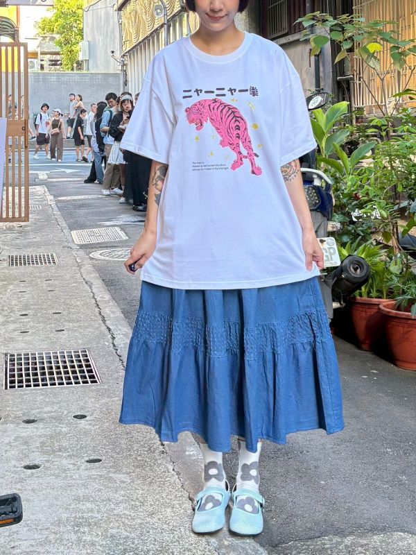 粉紅虎tee 