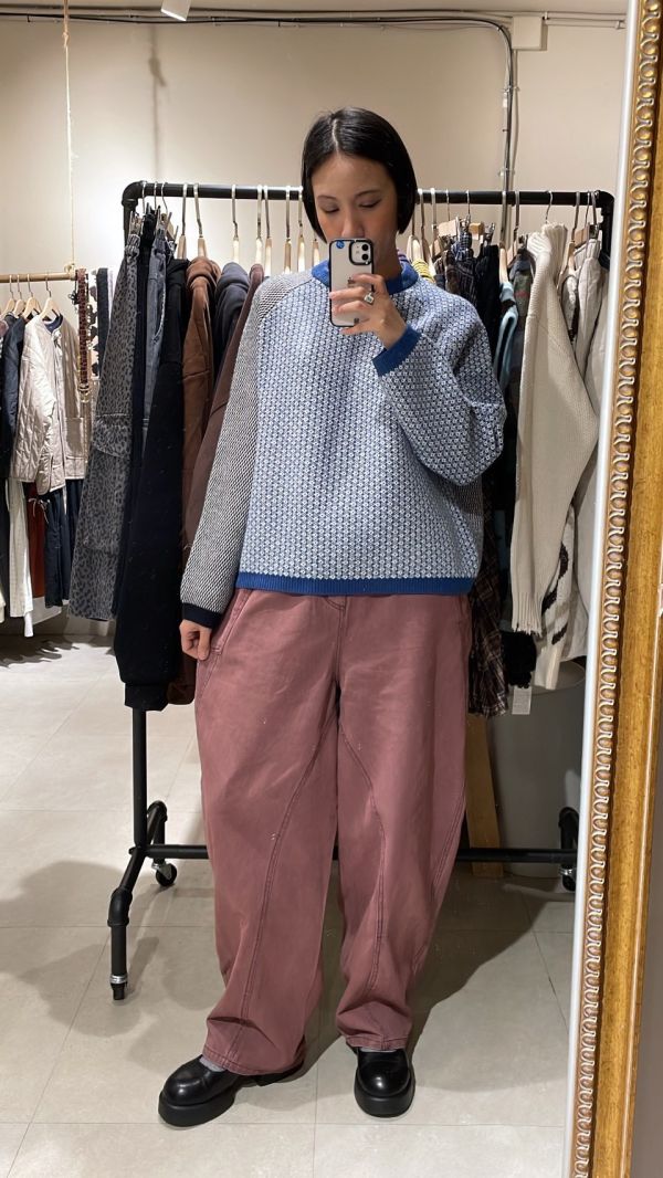 伸縮腰抽繩內側圓弧拼接車縫彎刀褲 