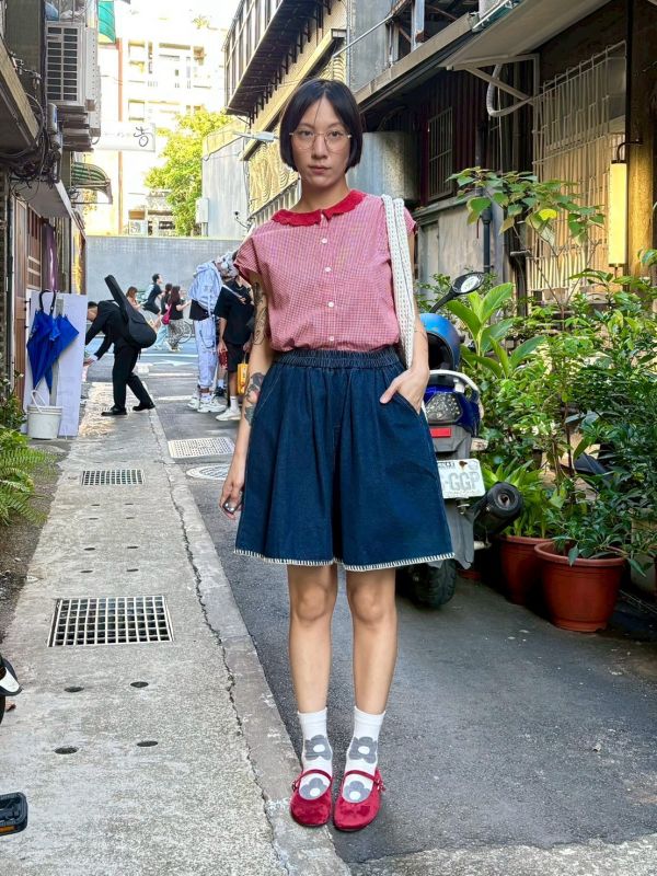 蕾絲小翻領細格子落肩排扣上衣 