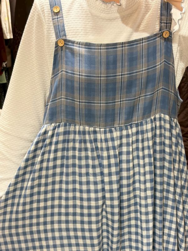 大小格紋拼接花苞木釦吊帶裙 