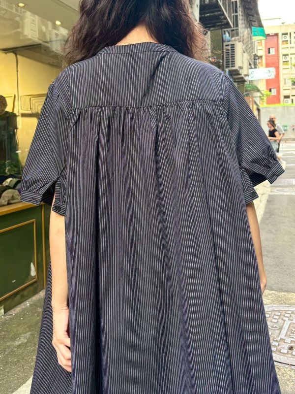 細直條海鷗車線抓皺長洋裝 