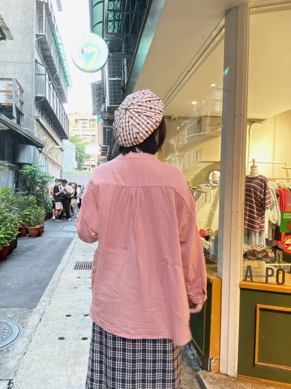 簡約雙木釦棉麻圓領襯衫 