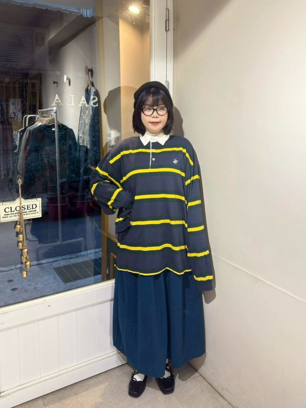 黃綠條紋白領寬鬆落肩長袖上衣 