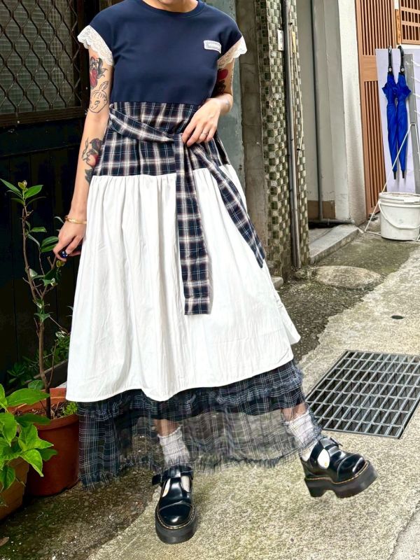 蕾絲袖格紋拼接洋裝 