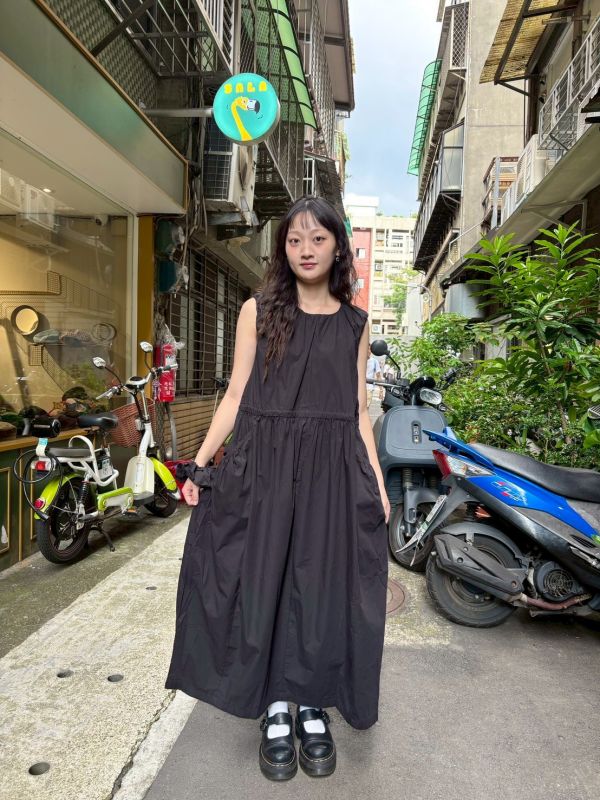 花苞抓皺抽繩腰背心洋裝 