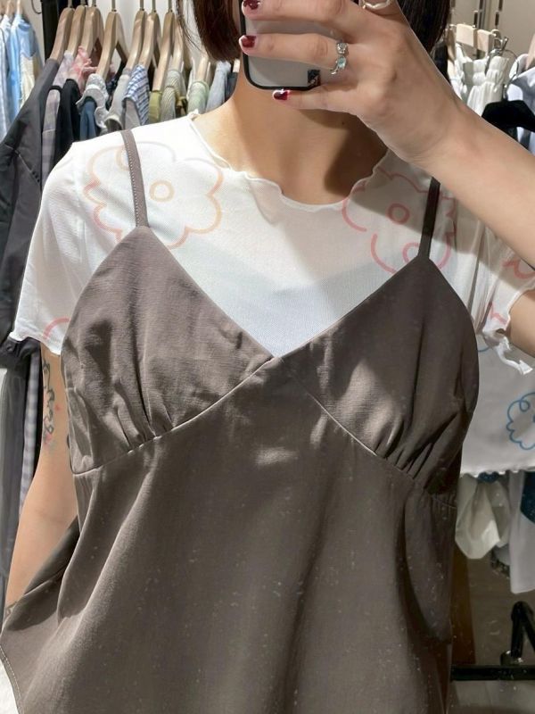 線條花透膚短袖內搭上衣 