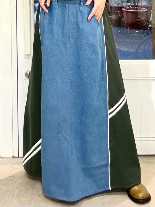 伸縮腰異材質牛仔拼接運動風格寬版A字裙 