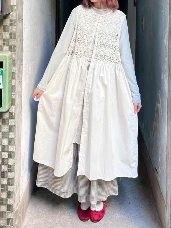 布扣緹花刺繡鏤空背心長罩衫 