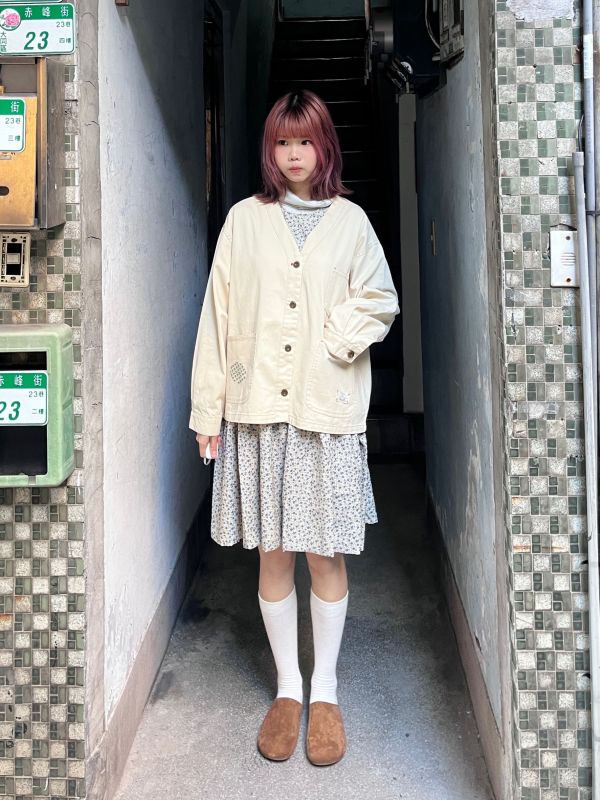 刺繡布標牛仔排扣開襟外套 