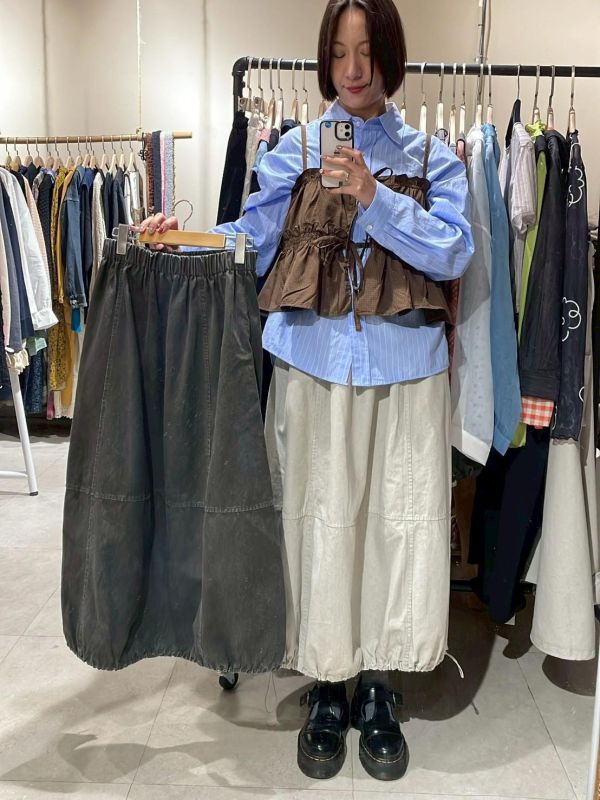 下擺抽繩花苞裙 