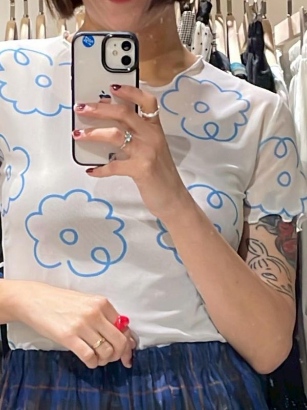 線條花透膚短袖內搭上衣 