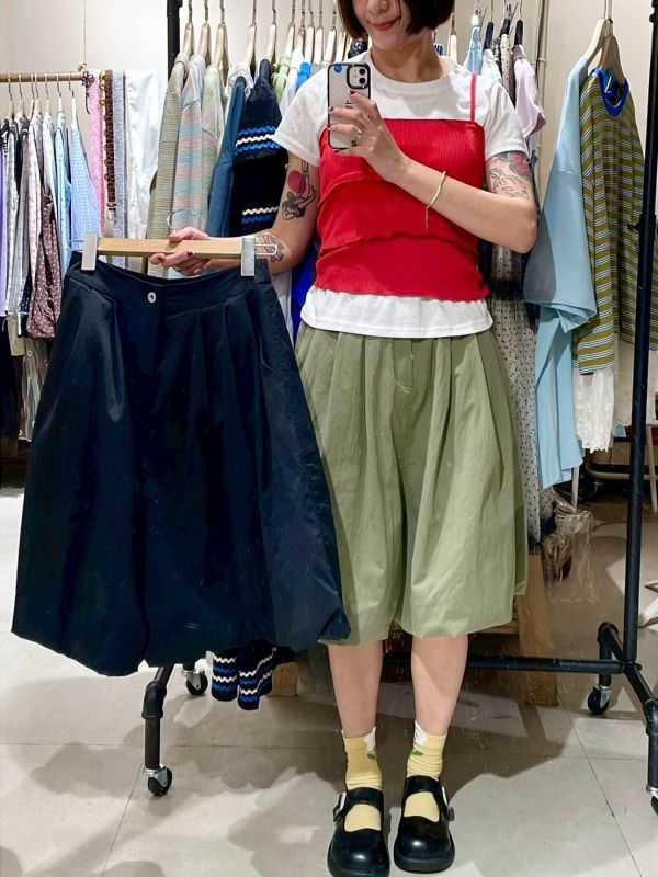 刷刷布氣球五分寬褲裙 