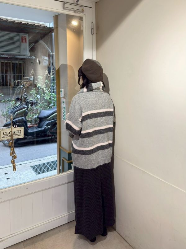 撞色條紋小花刺繡鈕扣毛衣&圍巾 