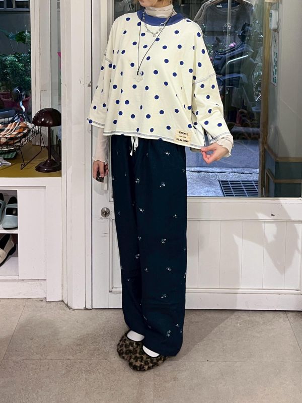 刺繡花花牛仔錐形長褲 