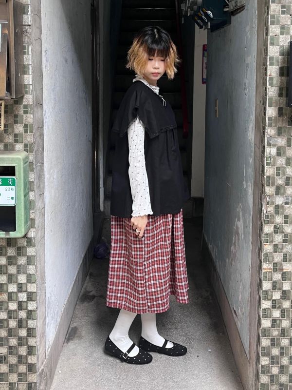 蕾絲花邊領片背心上衣 