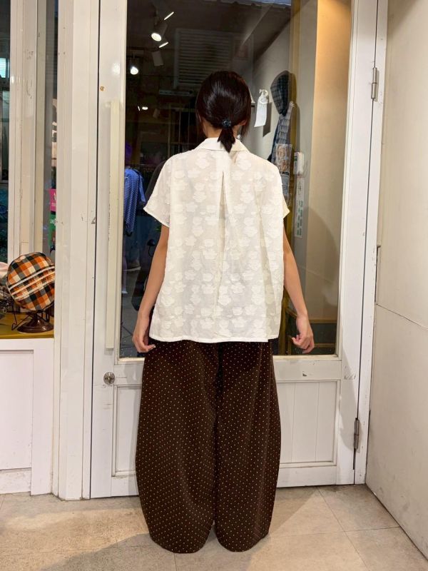 立體花花拼接側開衩前短後長襯衫 
