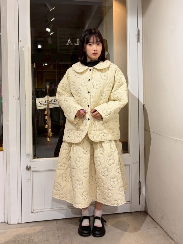 滿版車線小花絎縫葫蘆紋小花排釦外套+蓬蓬裙 