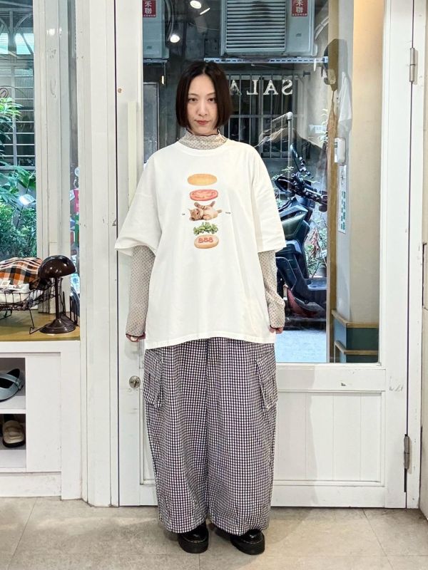 兩側翻蓋大口袋黑白九分格子褲 