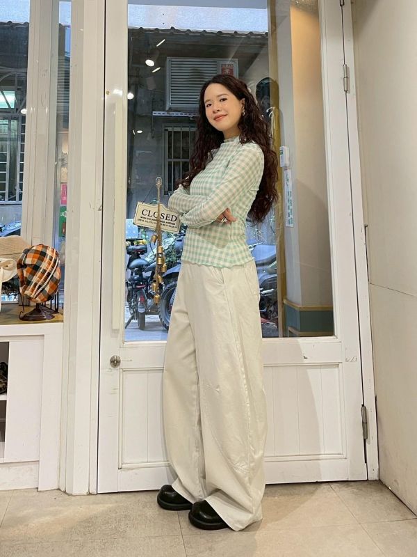 造型圓形車線後鬆緊前後雙口袋繭形牛仔褲 