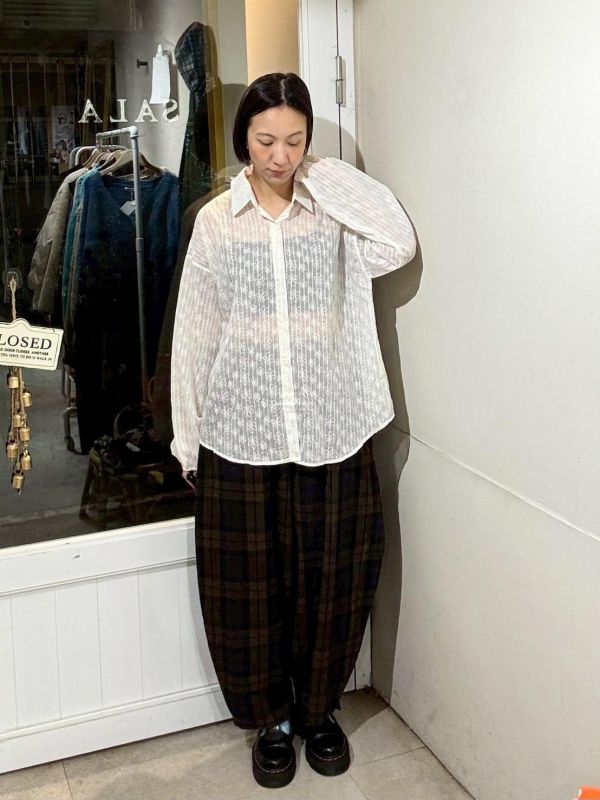 微透膚細閃滿版刺繡襯衫 