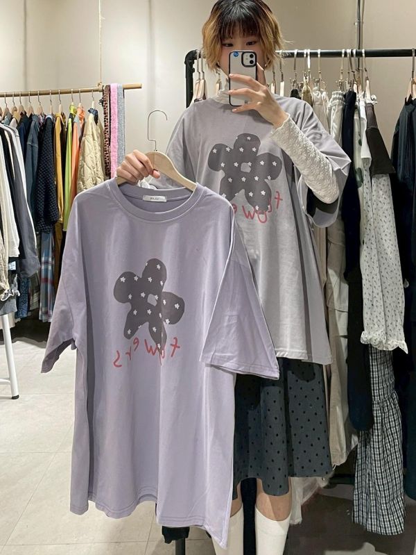 花朵字母印花落肩短袖Tee 