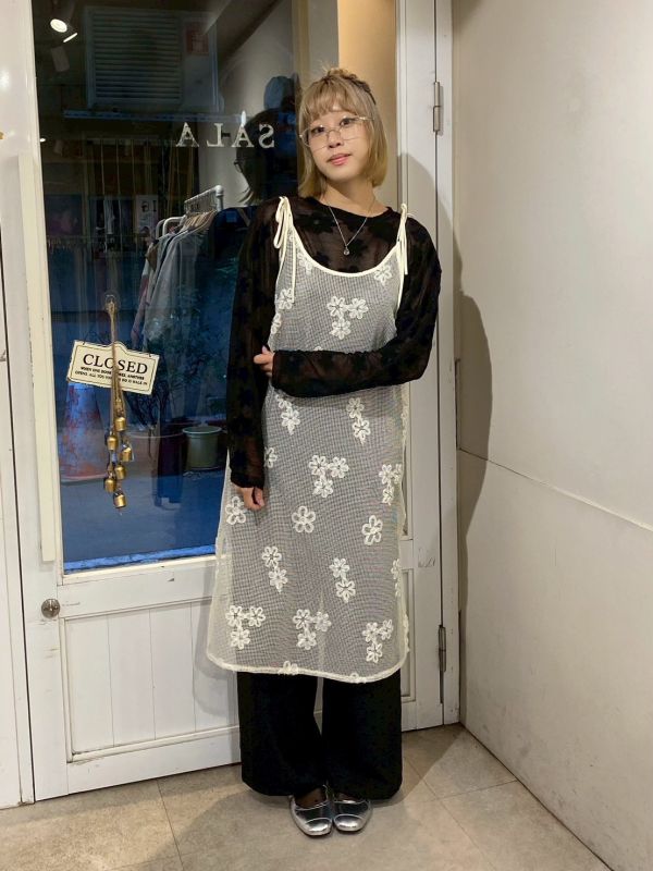 立體絨滿版花花透露長袖上衣 