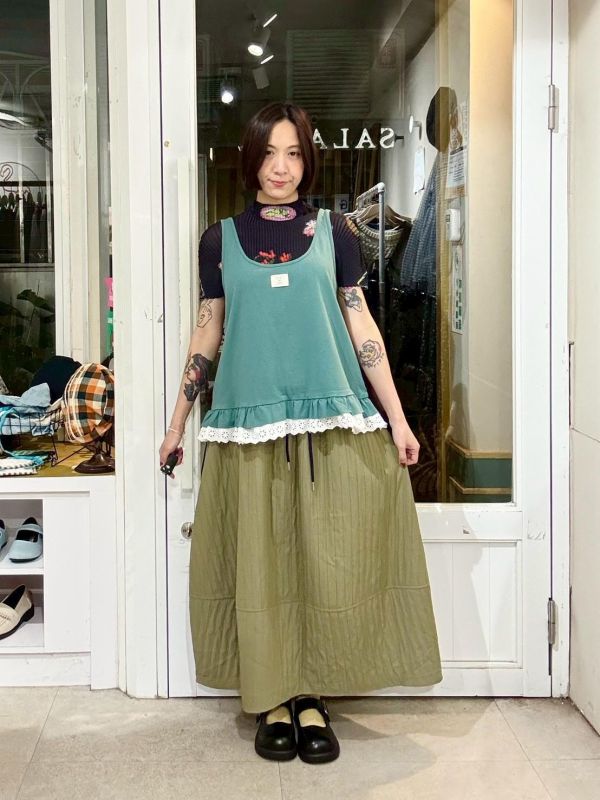 正面小布標棉質下擺拼接背心 