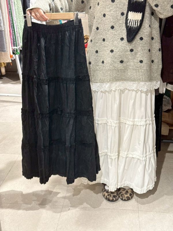 薄絨布蛋糕滾邊長裙 