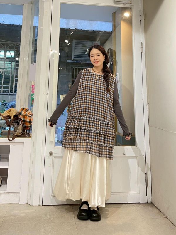 撞色格紋寬鬆透膚蛋糕下擺背心罩衫洋裝 