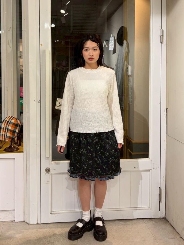 立體壓皺木耳邊長袖上衣 