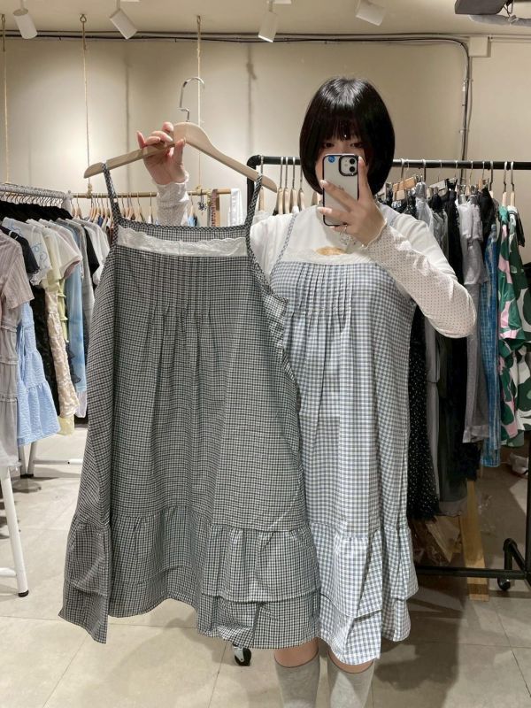 蕾絲拼接打摺雙層蛋糕下擺吊帶背心 