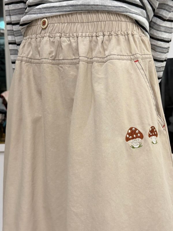蘑菇刺繡圓裙 