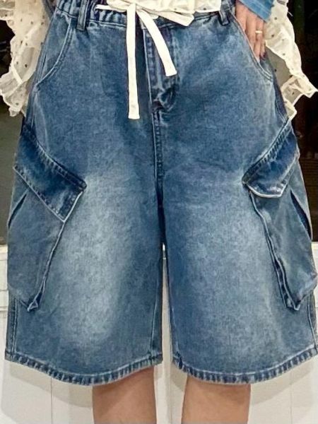 斜翻開立體大口袋白色綁帶五分牛仔寬褲 