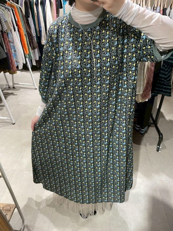 小鳥水梨印花七分袖洋裝 