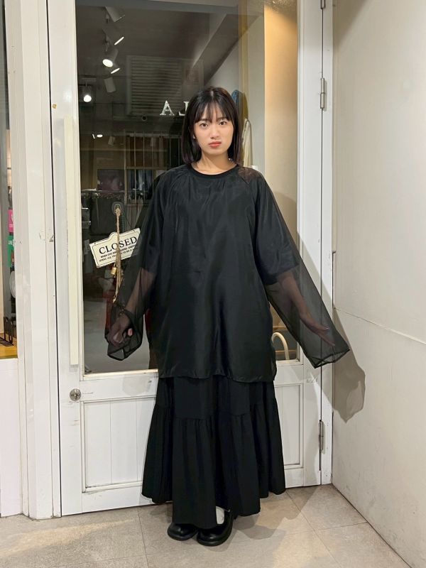 假兩件光澤紗圓領上衣 