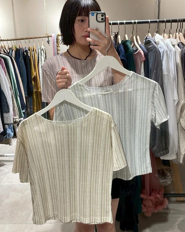 彈性細條紋微透膚上衣 