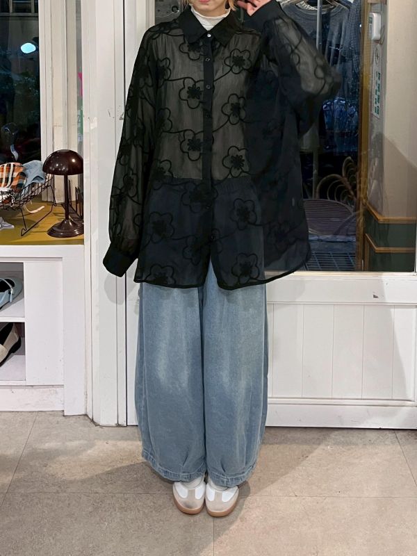 黑色滿版花花刺繡襯衫上衣 