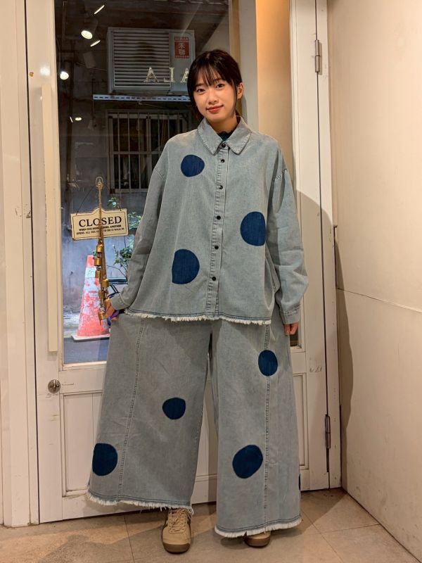 拼接布大圓點抽鬚下擺銀釦牛仔外套+寬褲 
