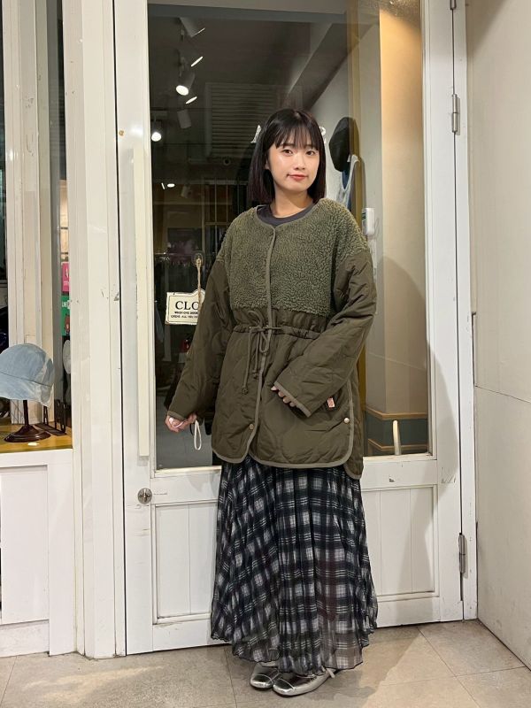 絎縫葫蘆蚊腰抽繩側開衩毛毛外套 