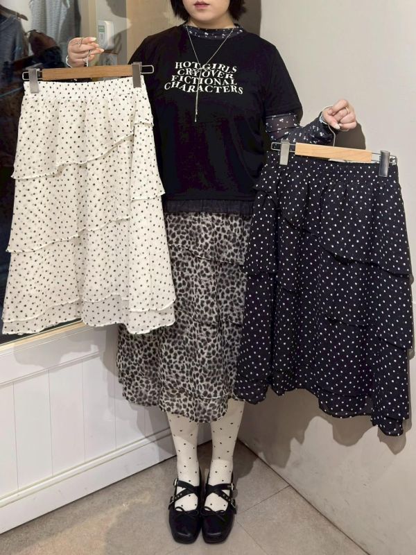 點點斜邊荷葉下擺鬆緊腰五分裙 