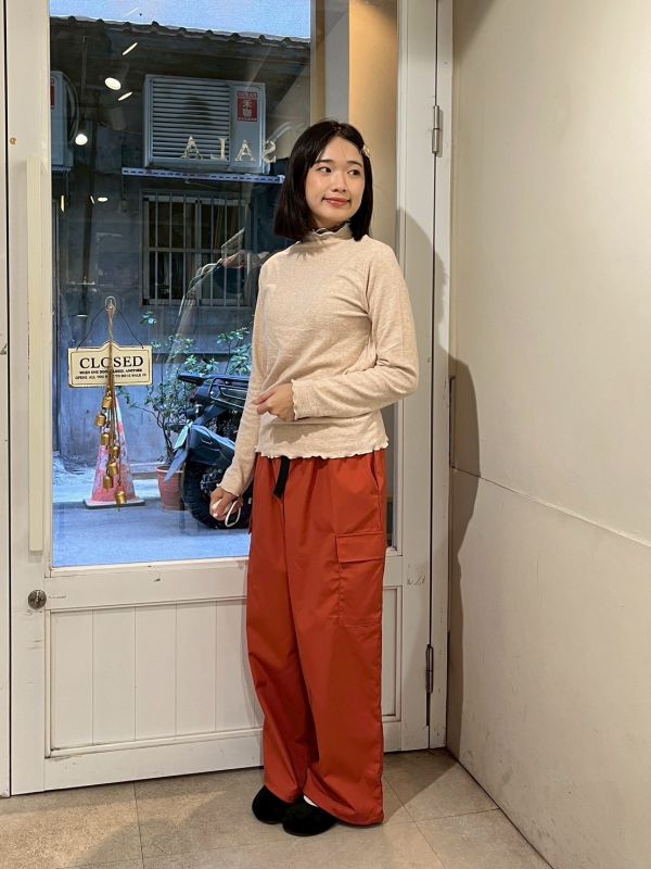 假兩件橫紋領木耳滾邊上衣 