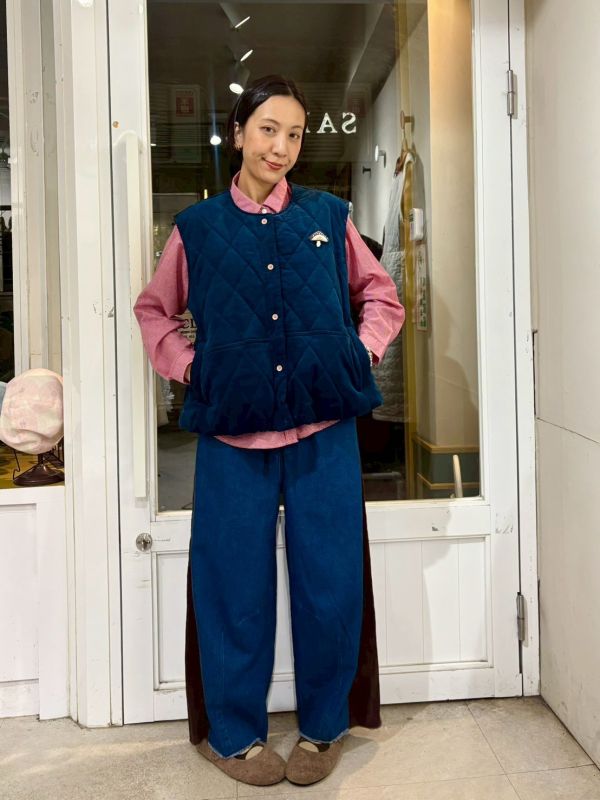 菇菇別針寶藍色燈芯絨鋪棉背心 