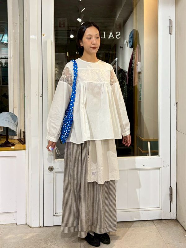 胸刺繡紗袖刺繡透紗拼接長袖娃娃上衣 