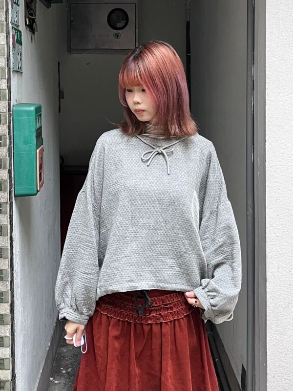 灰色菱格紋前短後長抽繩連帽上衣 