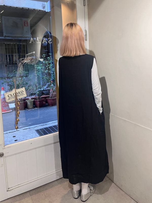 棉麻圓領雙口袋背心洋裝 
