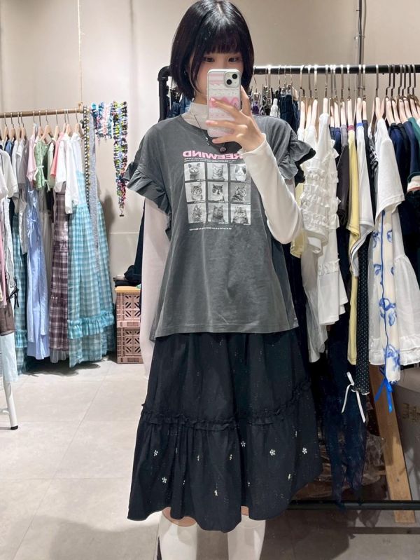 荷葉花邊小飛袖貓咪印花上衣 