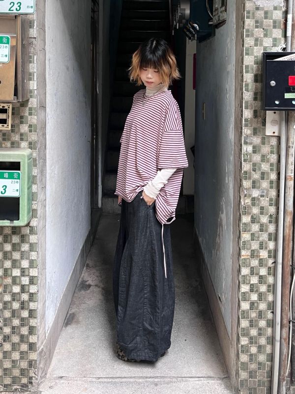 破壞感條紋落肩短袖上衣 