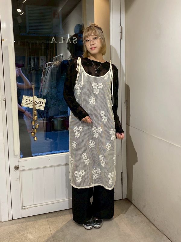 立體絨滿版花花透露長袖上衣 